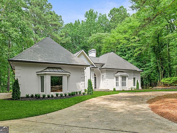 4th image of 100 Old Hickory Ln