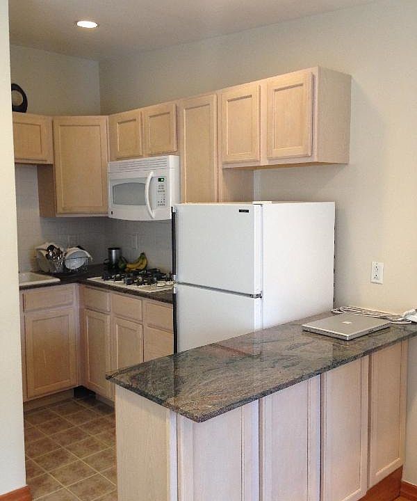 2nd image of 65 Clarendon St APT 8