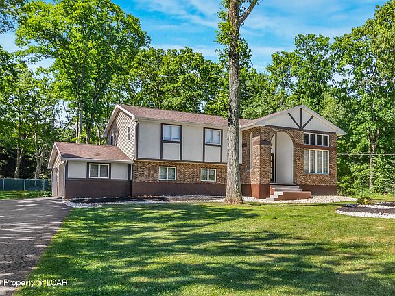 2nd image of 30 Laurel Ln