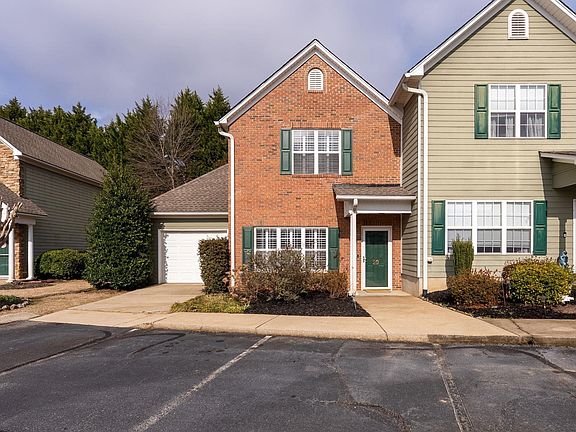 2nd image of 20 Rock Garden Ln