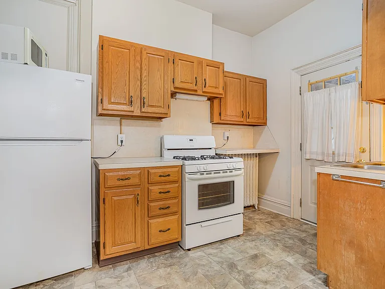 133 W High St — Photo 16