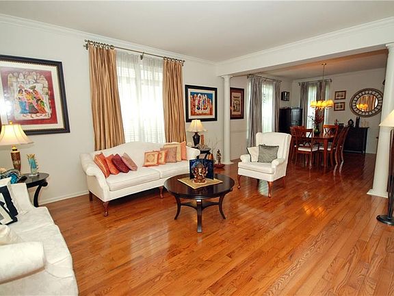 2nd image of 17 Orchid Dr