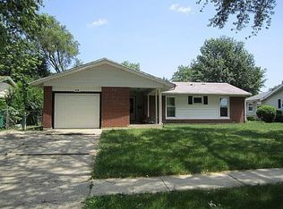 679 Middlebury Ln, Elk Grove Village, IL 60007