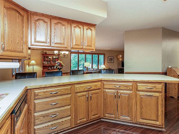 5th image of 2622 Crescent Dr