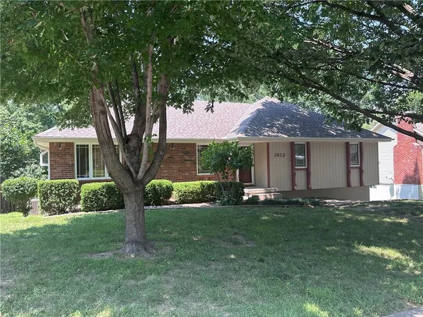 1613 SW 20th St, Blue Springs, MO 64015