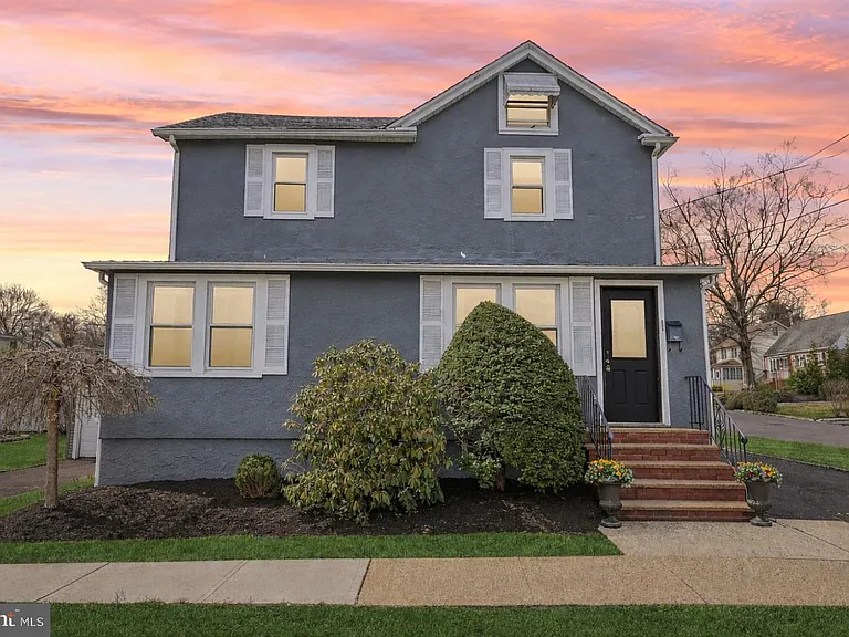 131 Livingston Ave — Photo 15
