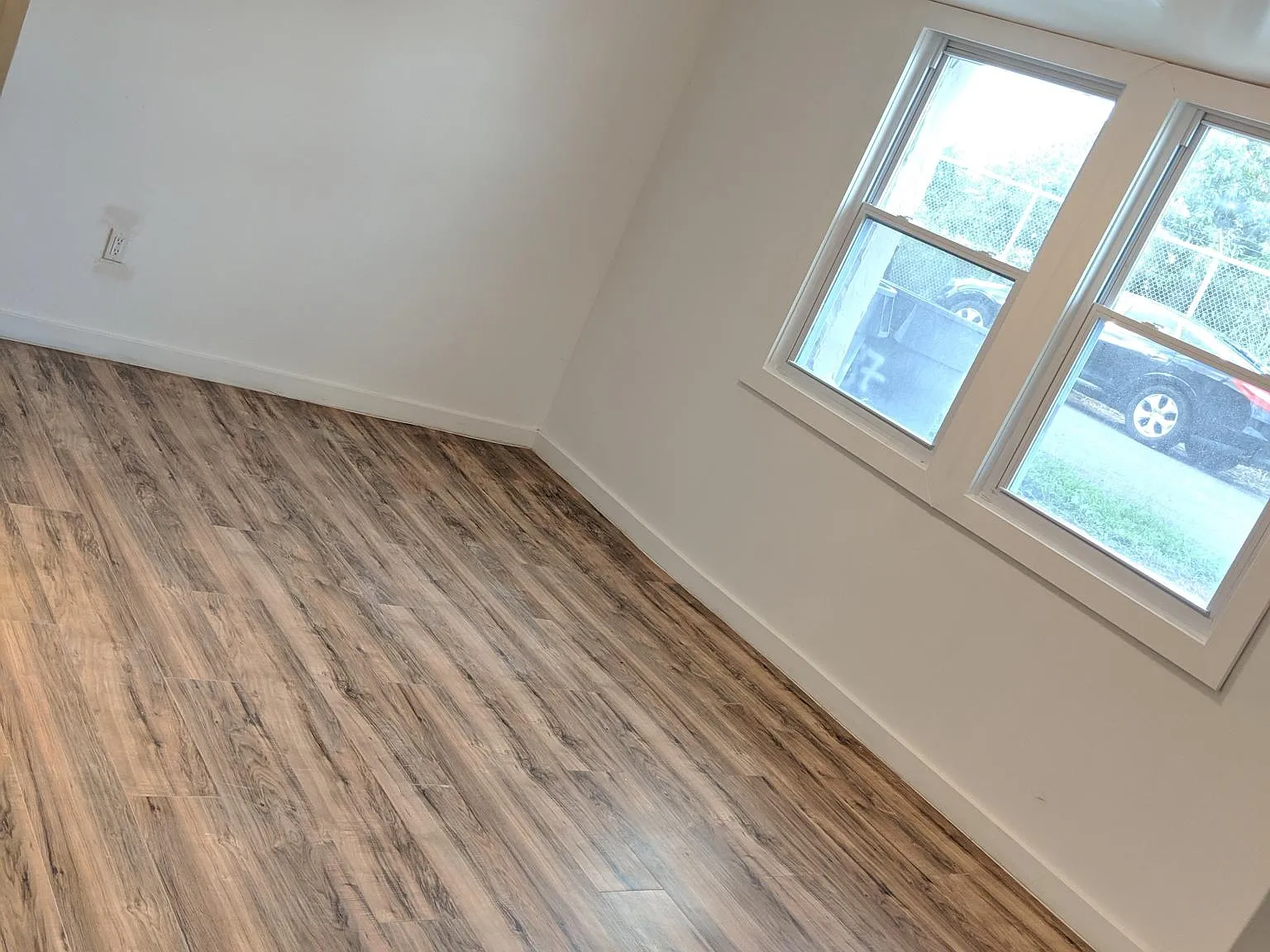 87 Chestnut Ave — Photo 2