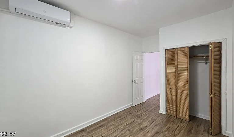 551 Franklin Ave #2R — Photo 10