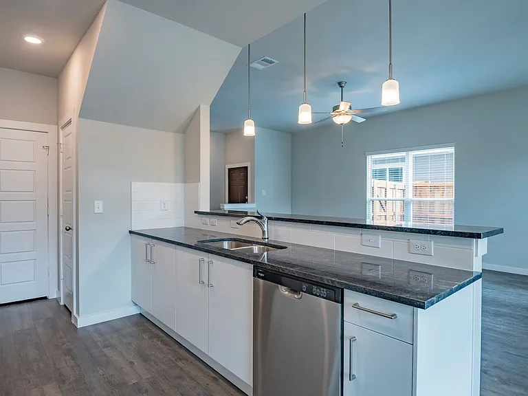 644 Wheatfield Dr — Photo 8
