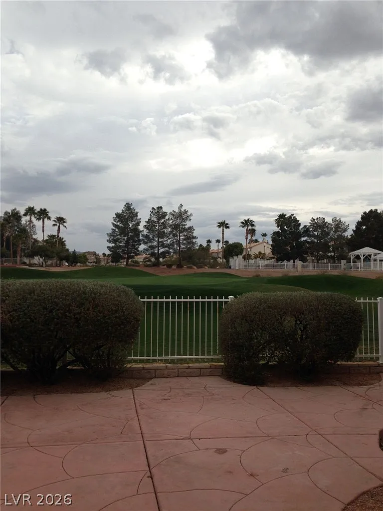 5 bed, 3.0 bath, 3225 sqft, $3,495 — Photo 2