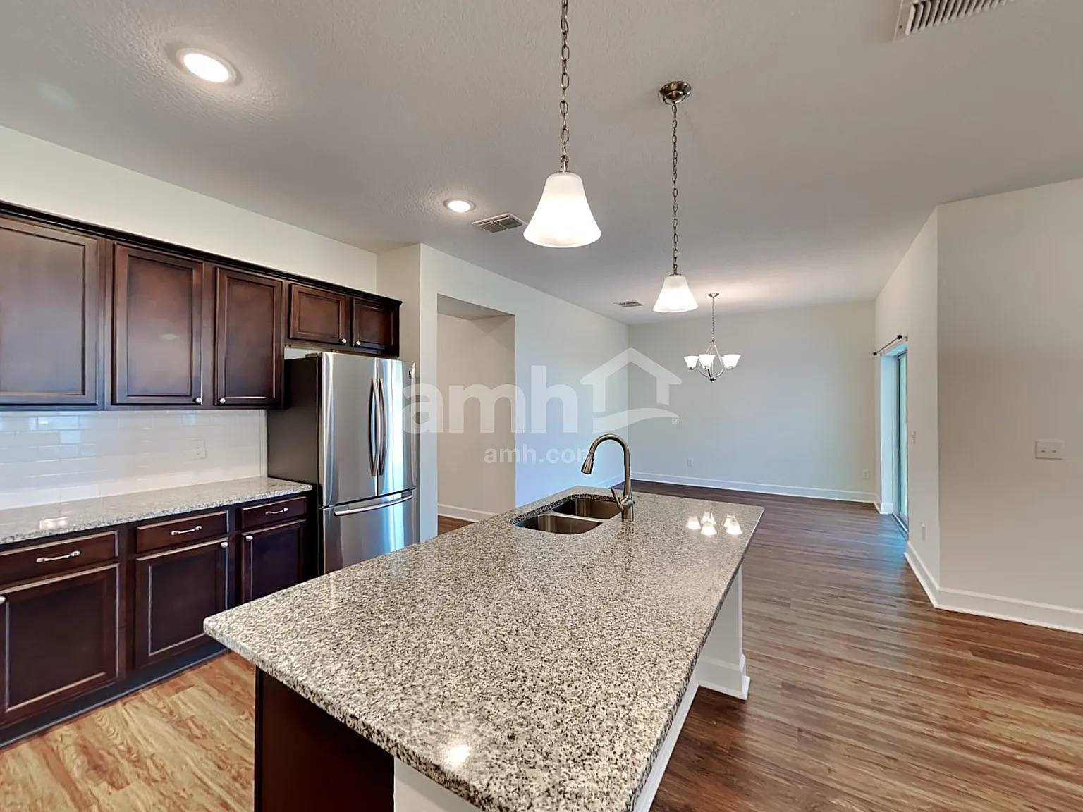3 bed, 2.0 bath, 1700 sqft, $2,475 — Photo 4