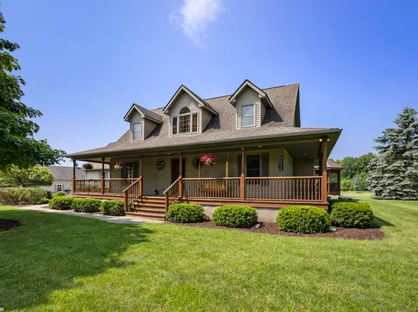 4265 Lone Oak Dr, Capac, MI 48014