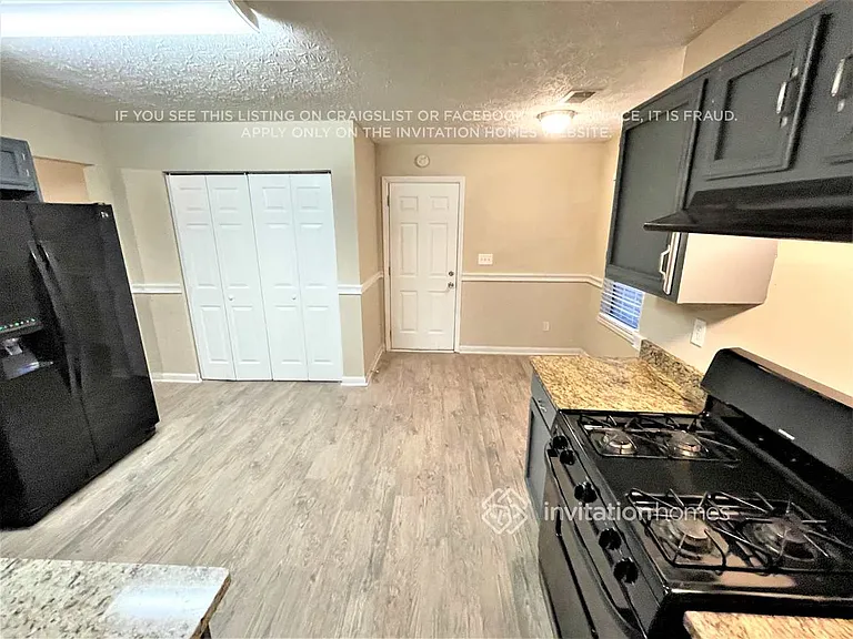 3813 Willow Tree Cir — Photo 7