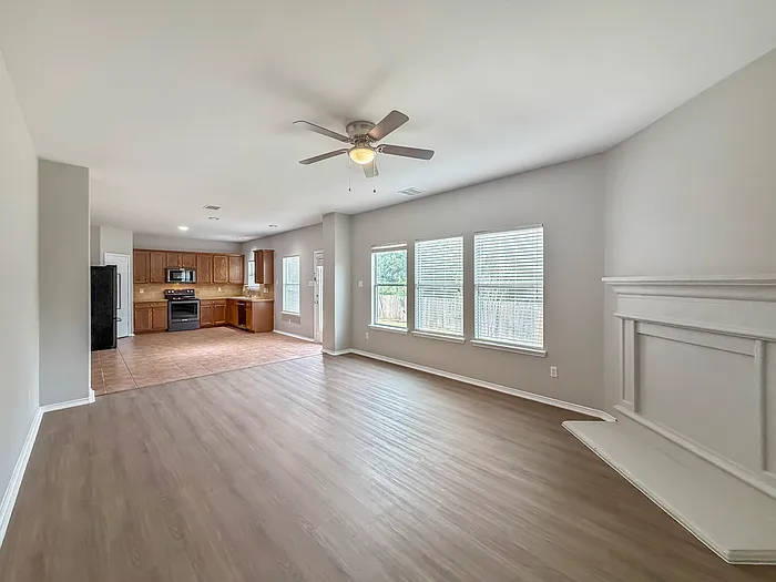 1072 Aviary Dr — Photo 4