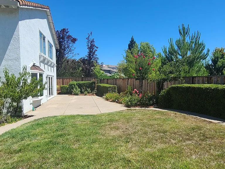 232 Chatham Ter — Photo 23