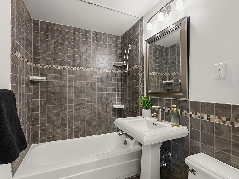 17 Bowdoin St #4AB — Photo 34