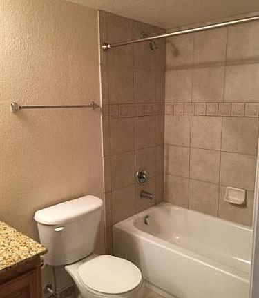 3rd image of 271 SW Palm Dr APT 207