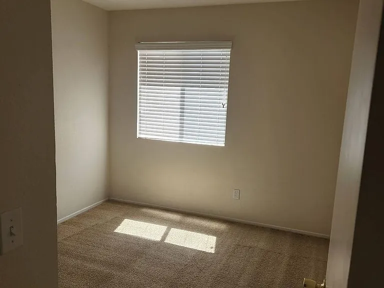 5926 Regino Ave — Photo 6