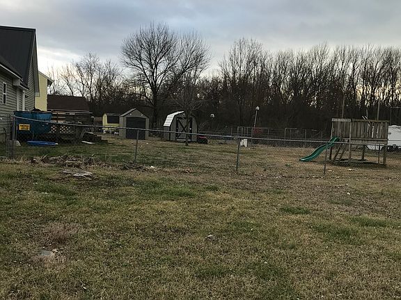 3rd image of 1000 Flat Rock Dr