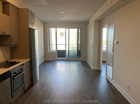 28 Uptown Dr