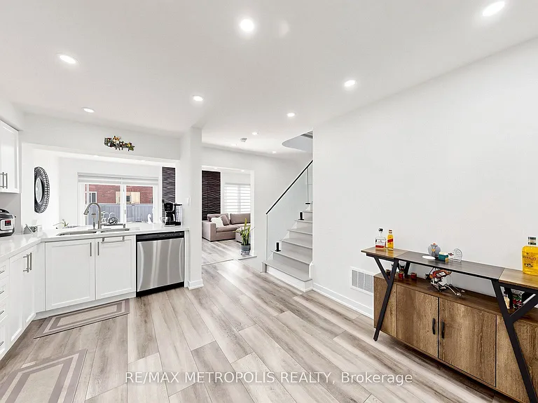 75 Willet Ter — Photo 17
