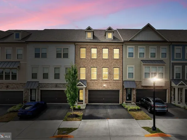 1093 Venifena Ter SE, Leesburg, VA 20175