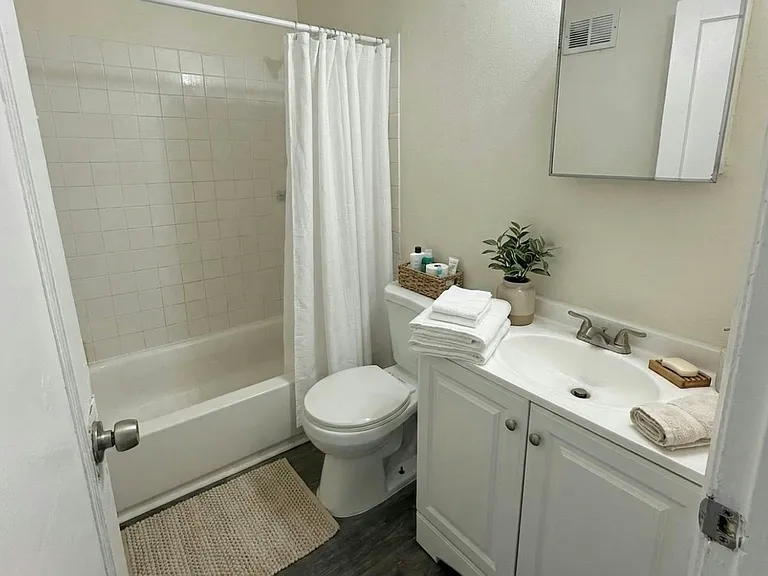 445 Plaza Ave #1 — Photo 2