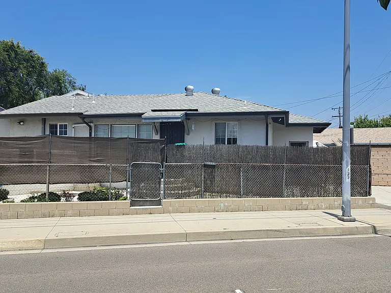 1219 W Mission Rd — Photo 2
