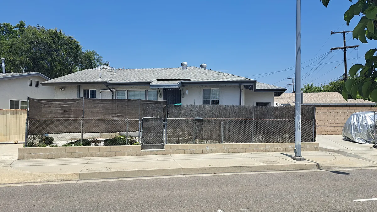 Building Photo - 1219 W Mission Rd