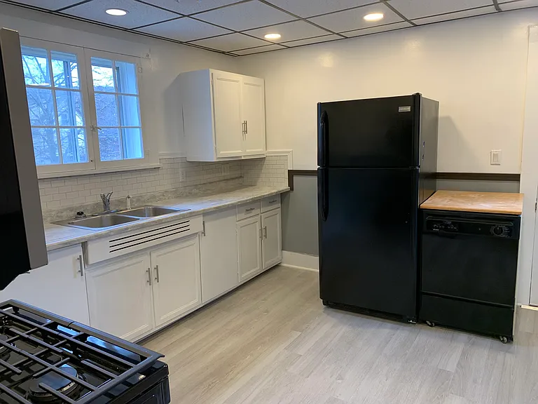 23 Hakes Ave #201 — Photo 4