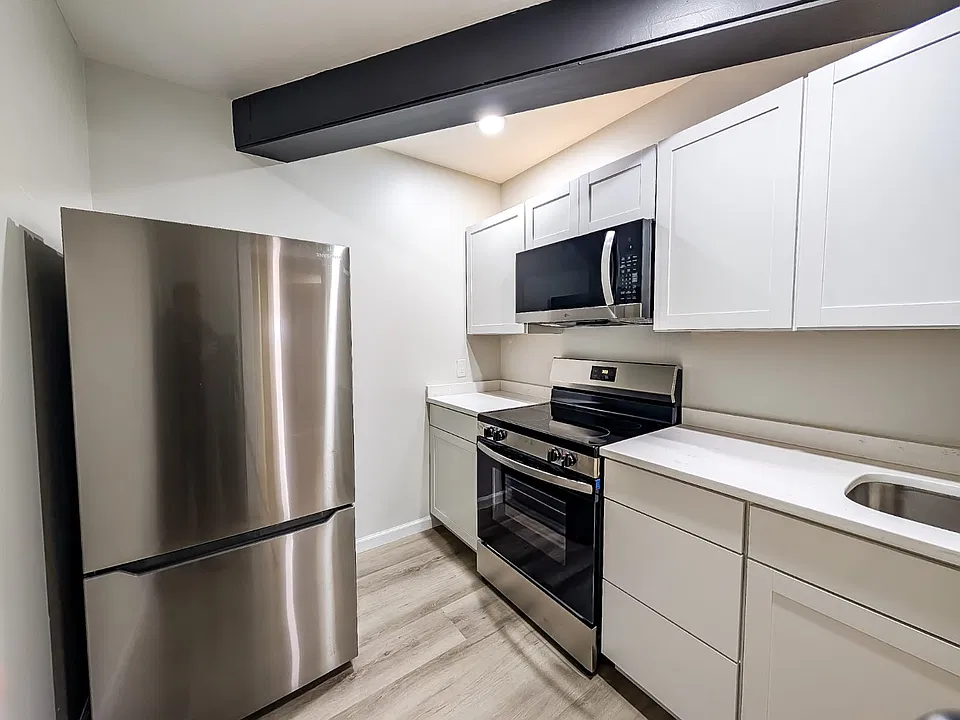 1542 Main St #1