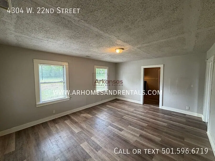 * 1/2 Off First Month's Rent * 4304 W. 22nd Street | 2 Bedrooms | 1 Bathroom — Photo 3