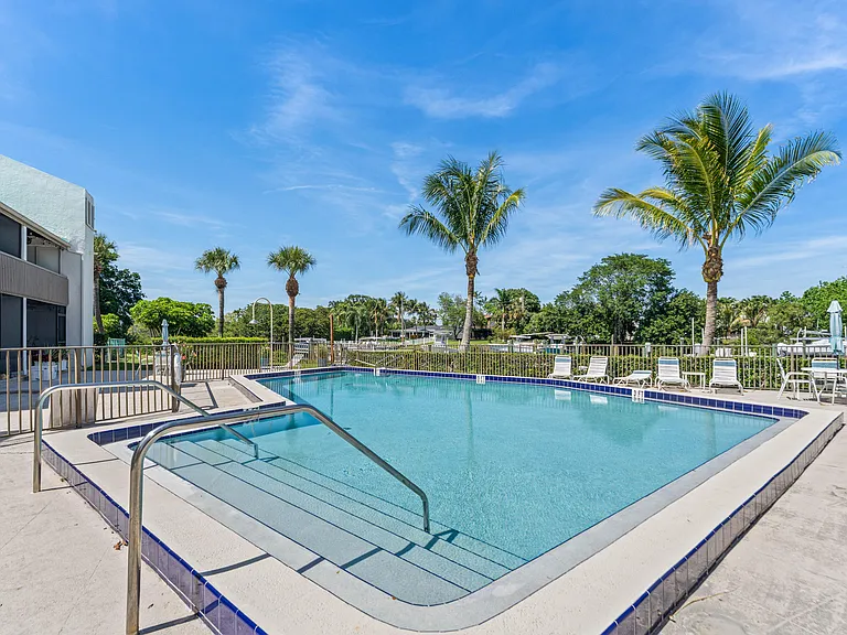 412 Southwind Dr #B2 — Photo 6