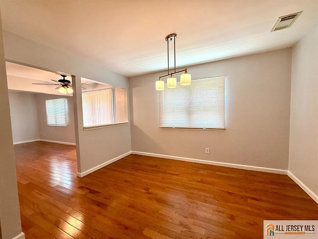 3 bed, 2.5 bath, 2123 sqft, $3,500 — Photo 4