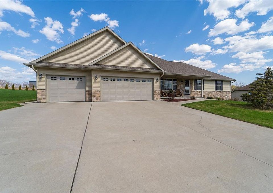 1st image of 113 Aspen Grove Ln