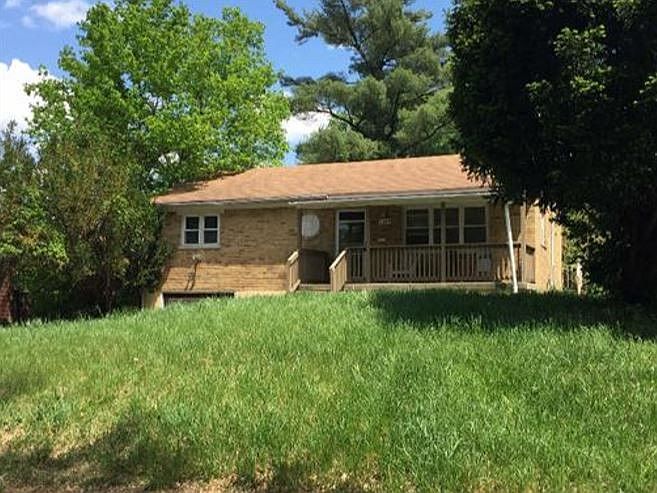 1st image of 2344 Brokaw Ave