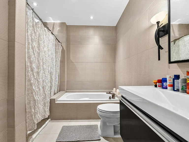 8956 Collins Ave #4 — Photo 34