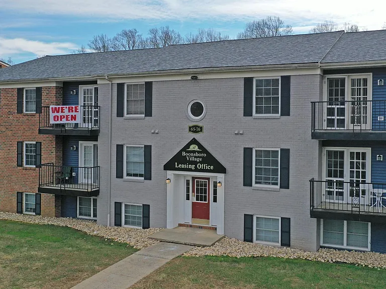 4715 Boonsboro Rd — Photo 2