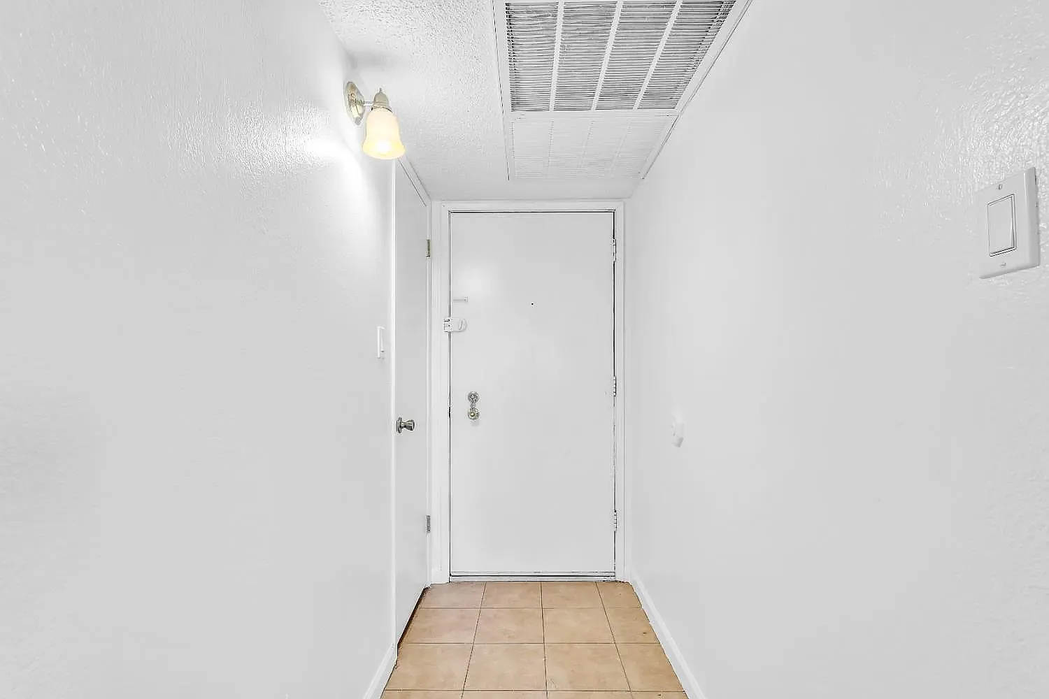 2 bed, 661 sqft, $1,700 — Photo 3