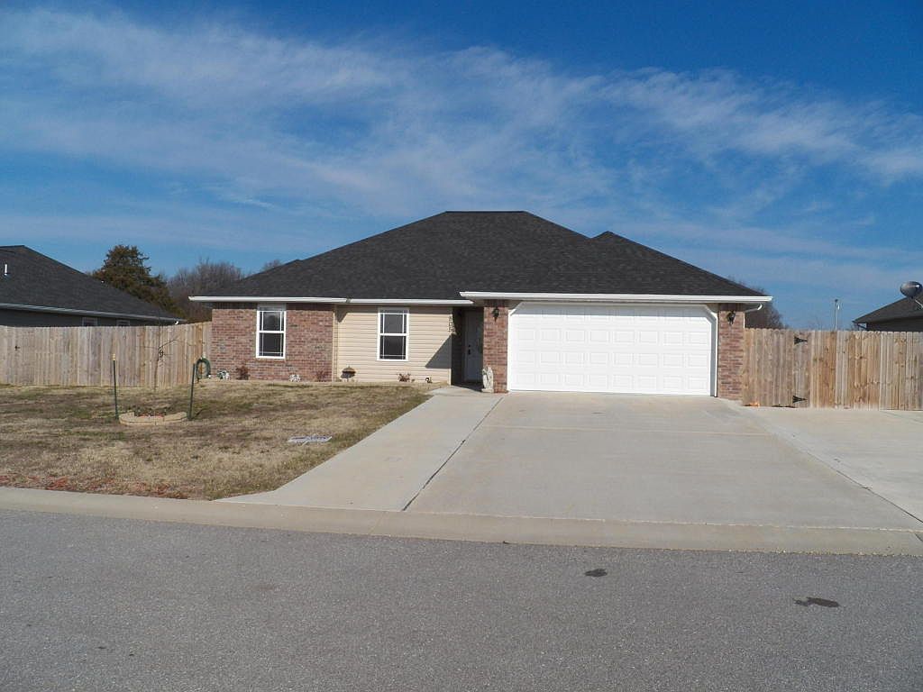805 Neosho Heights Cir, Neosho, MO 64850 Zillow