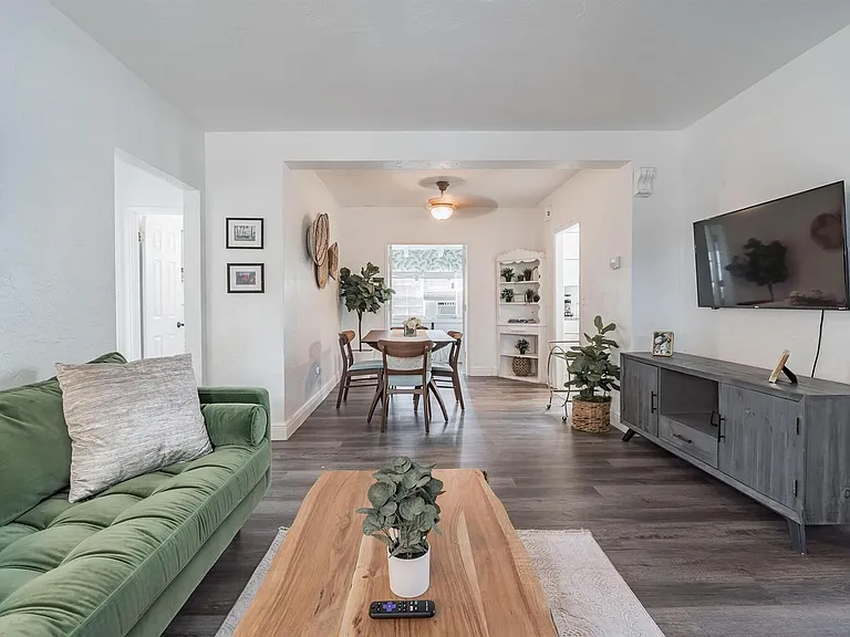 1016 NW 42nd St — Photo 12