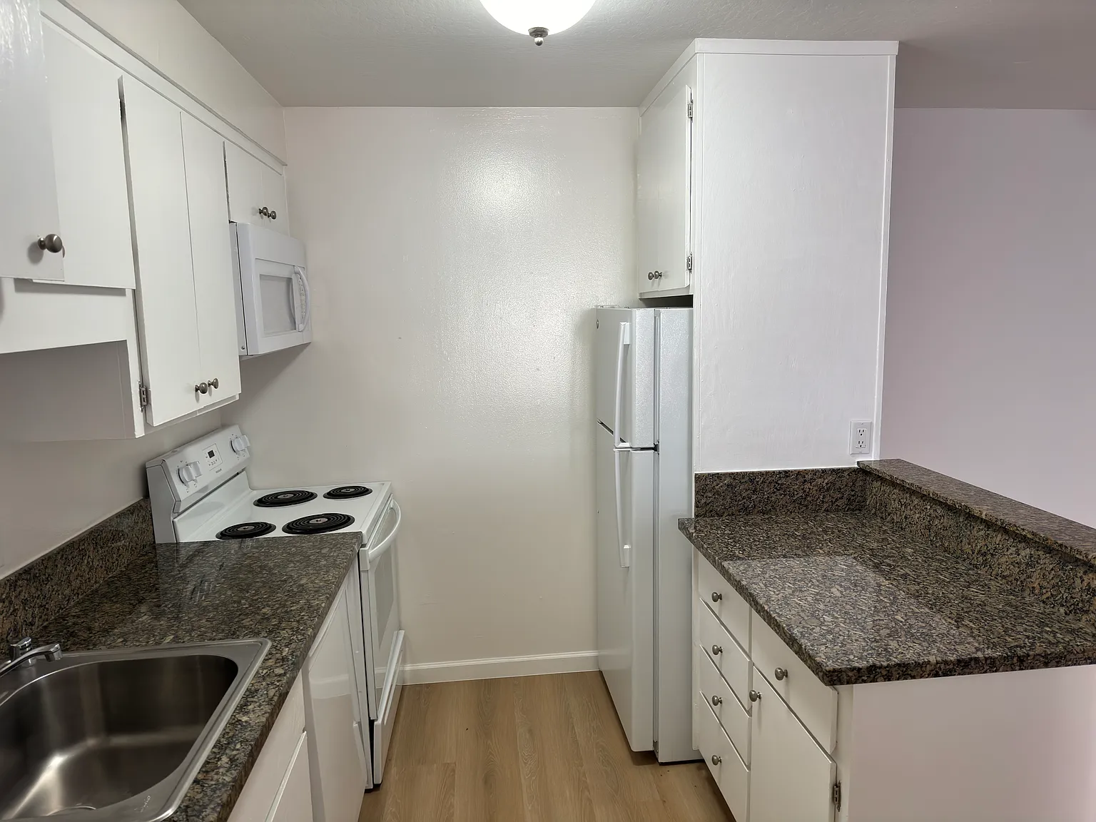 366 Bellevue Avenue — Photo 2