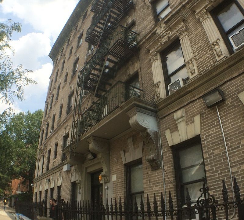 1st image of 32 Macombs Pl APT 18
