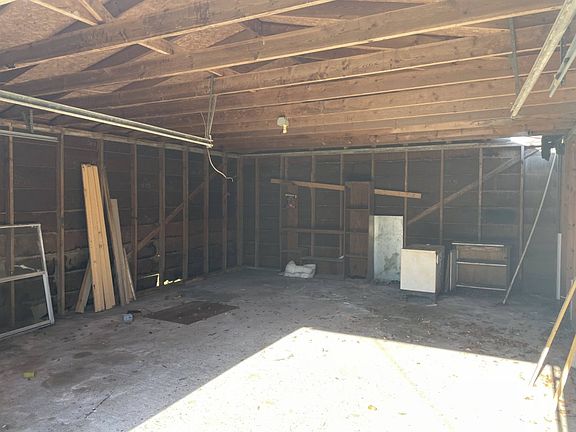 5th image of 3621 Windsor Ave
