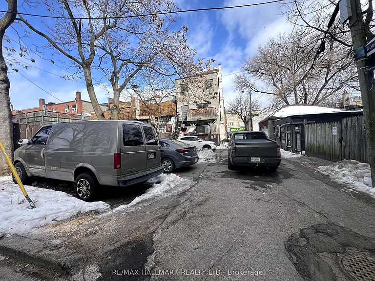 420 Parliament St #1 — Photo 19