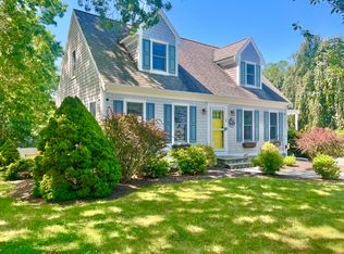 6 Tuspaquin Rd, Mashpee, MA 02649