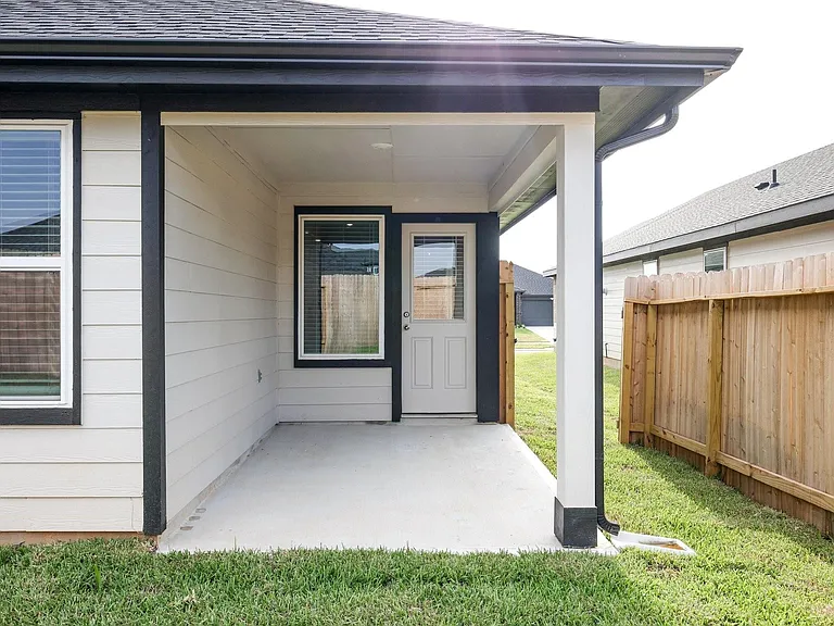 3027 Holland Lakes Dr — Photo 28