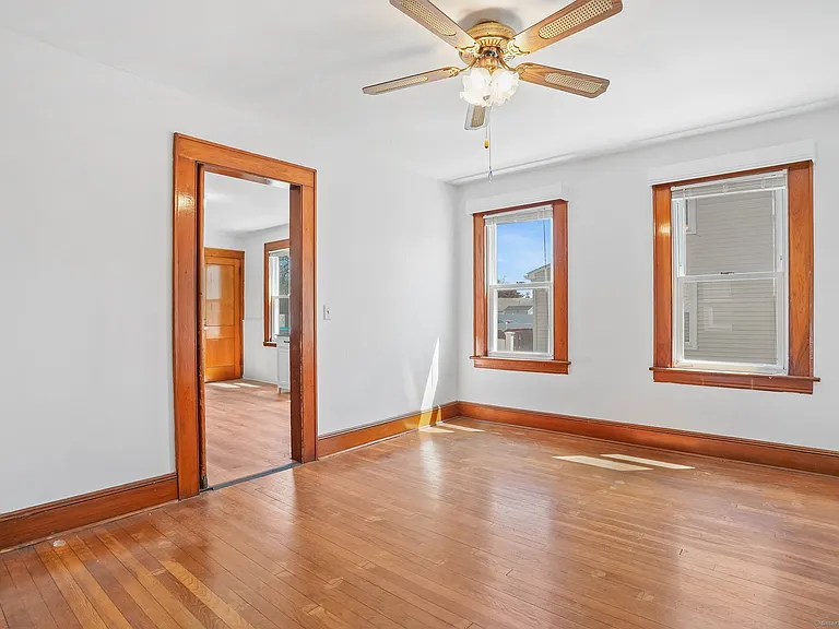 108 Barnum Ter — Photo 13