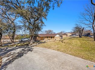 7 Dana St, Lampasas, TX 76550