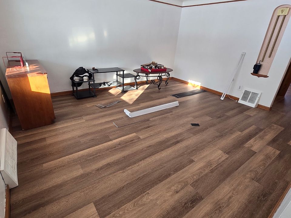 1st image of 697 Lincoln Blvd #4